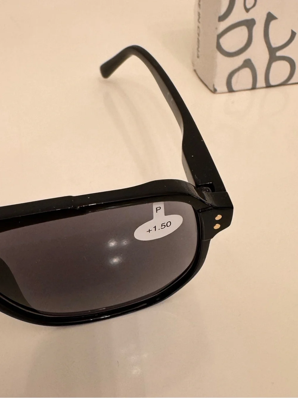 Black Reading Sunglasses - Polarized Aviator Style
